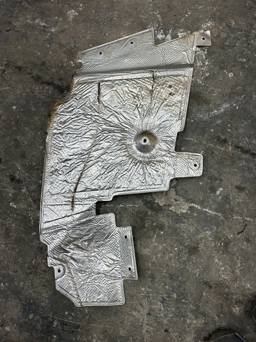 2014 AUDI R8 PASSENGER RIGHT RH REAR LOWER HEAT SHIELD 420 825 733 A OEM