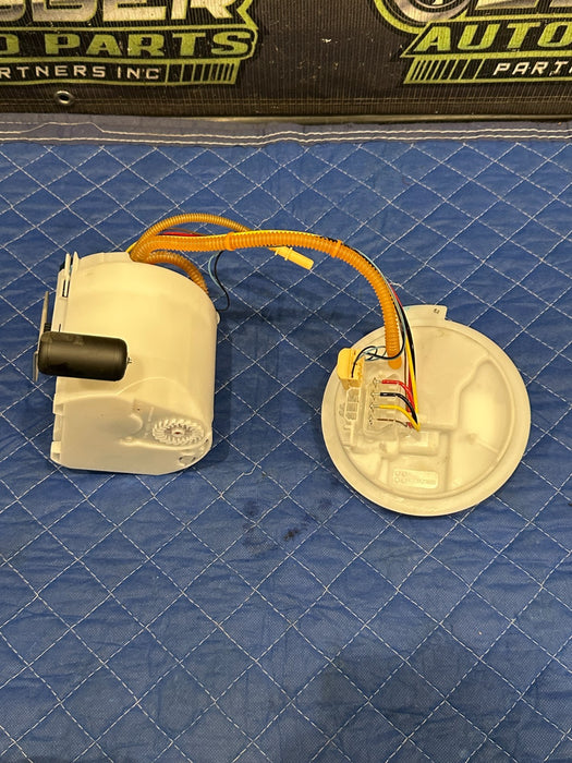 2024 BMW M3 M4 G80 G82 FUEL PUMP UNIT OEM