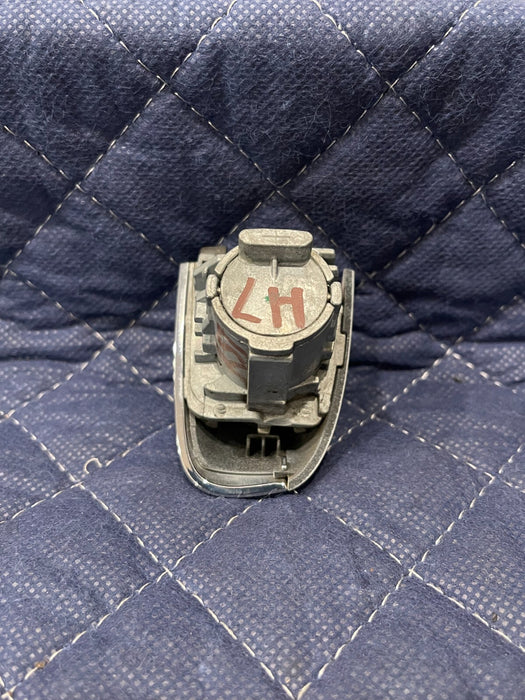 2017 MERCEDES-BENZ C63 AMG FRONT DRIVER LEFT WHITE/ CHROME DOOR HANDLE LOCK OEM