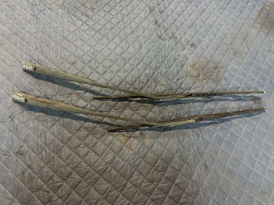 2006-2008 RAM 3500 WINDSHIELD WIPERS PAIR LEFT RIGHT OEM