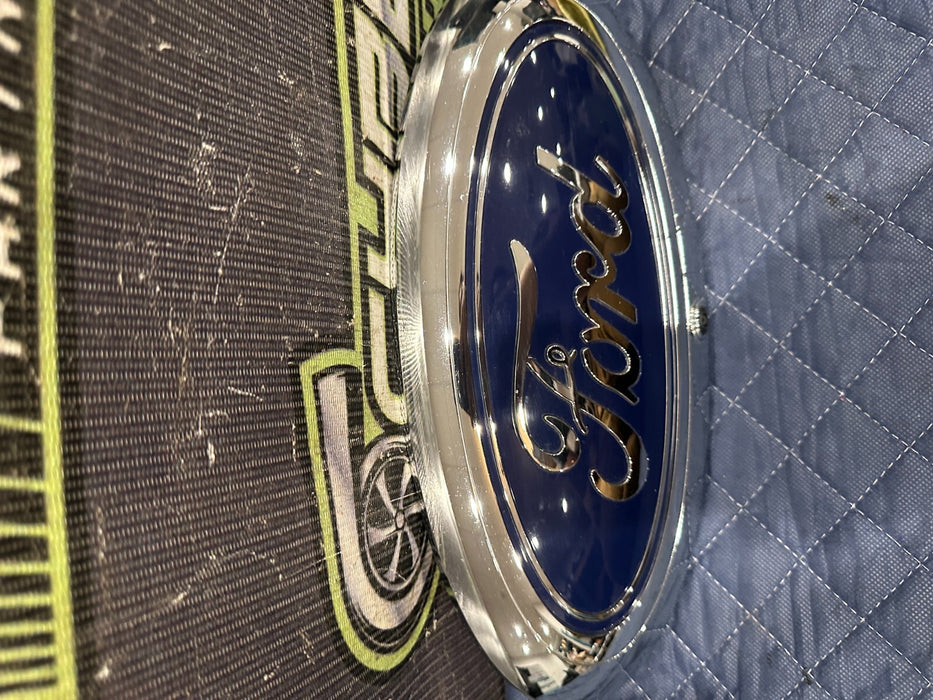 2023 2024 FORD F250 F350 F450 GRILLE EMBLEM WITH CAMERA OEM