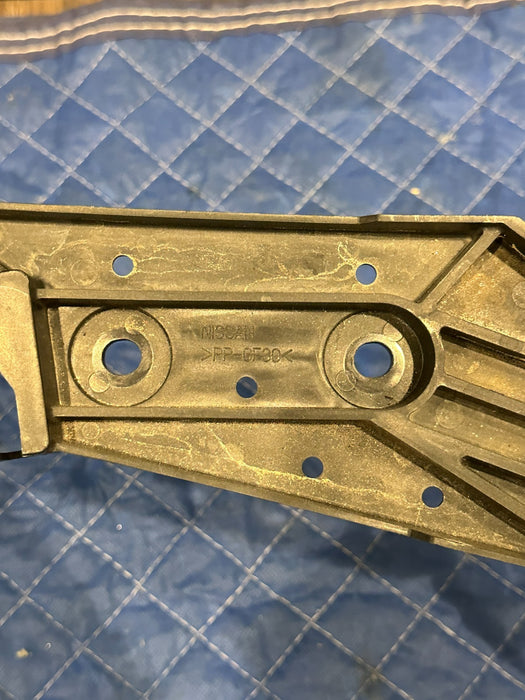 2013 NISSAN 370Z RIGHT HEADLIGHT SUPPORT BRACKET OEM