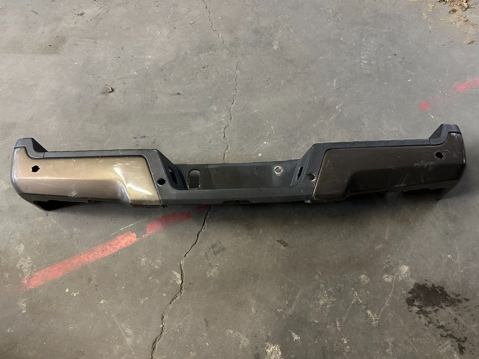 2017-2019 FORD F250 REAR BUMPER ASSEMBLY OEM (READ/SLIGHT SCUFFS SCRATCHES)