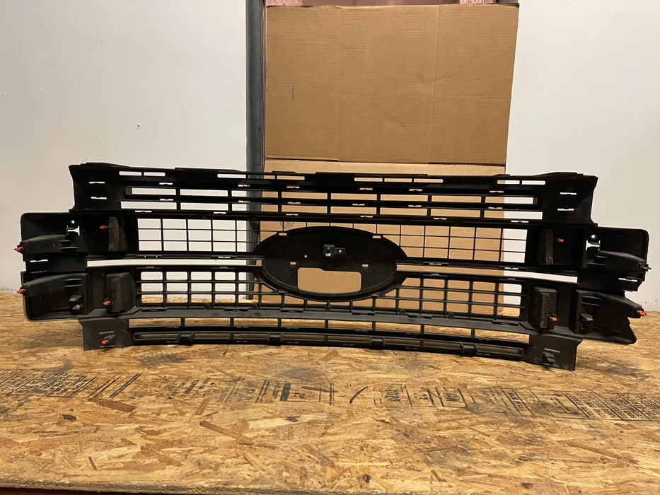 2017 2018 2019 FORD F250 F350 F450 PLATINUM GRILLE *DAMAGE* OEM