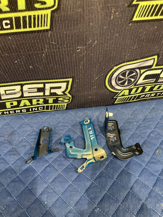 2015-2020 BMW M4 F82 FRONT LEFT FENDER MOUNTING BRACKETS (3) 41 35 8 055 703