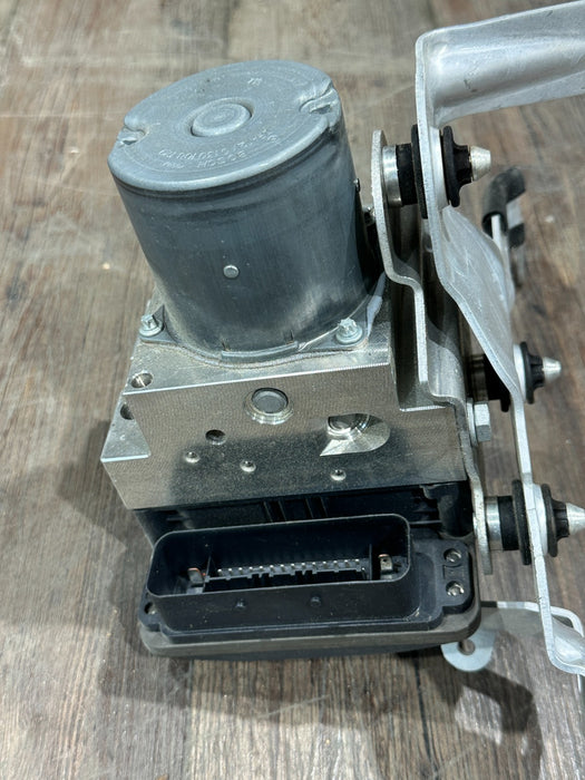 2017 AUDI R8 ABS ANTI LOCK BRAKE PUMP OEM 4S0 907 379 D
