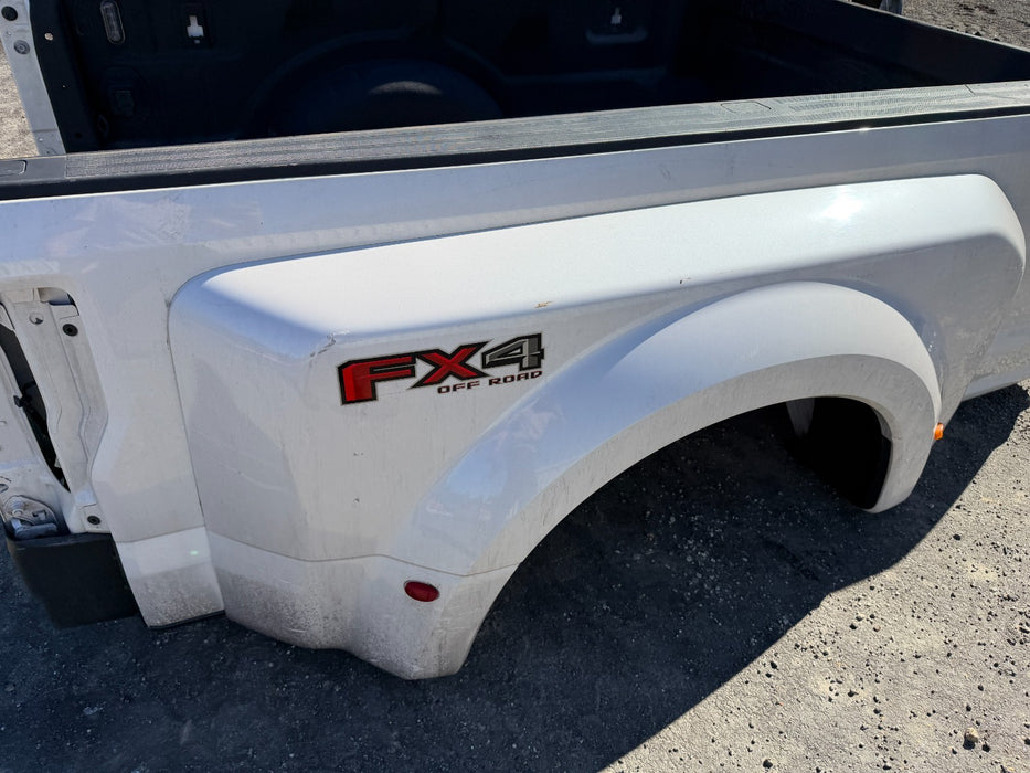 2017 2018 2019 FORD F350 F450 PLATINUM BED 8' TRI-COAT METALLIC WHITE (UG)
