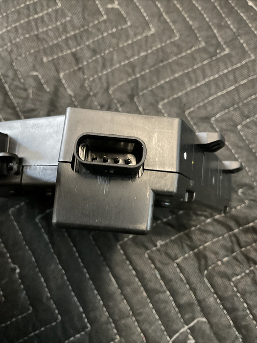 2017 MERCEDES C63 AMG FUSE BOX DISTRIBUTION BOX OEM 205 540 28 50 A2055402850
