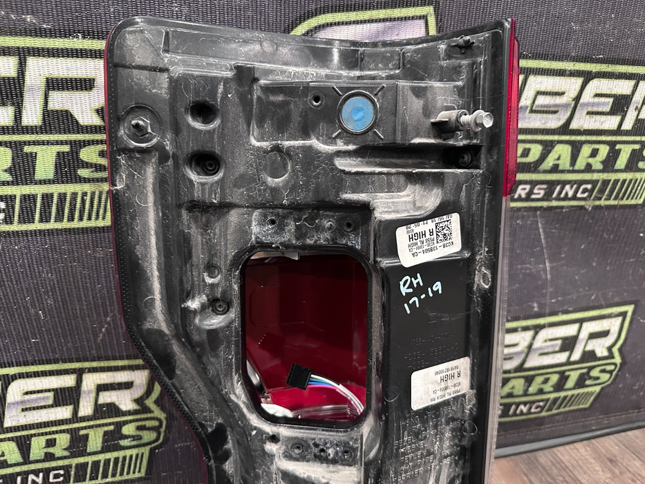 2017-19 FORD F250 F350 F450 PASSENGER RIGHT LED TAIL LIGHT OEM *READ DESCRIPTION