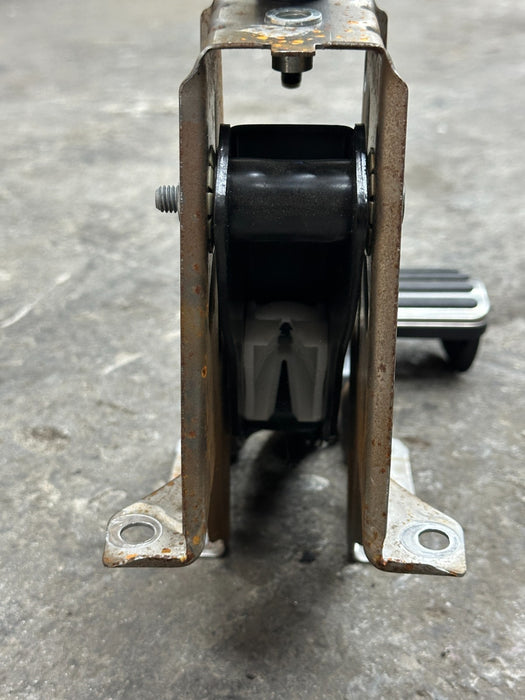 2014 Audi R8 SPYDER BRAKE PEDAL BOX ASSEMBLY 423 723 057 F 2008 - 2015 OEM