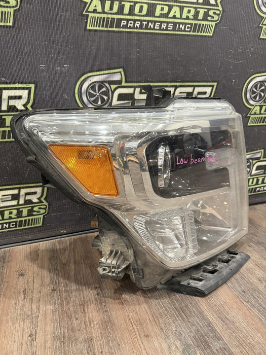 2016-2019 NISSAN TITAN XD PASSENGER RIGHT LED HEADLIGHT OEM *LOW BEAM BAD*