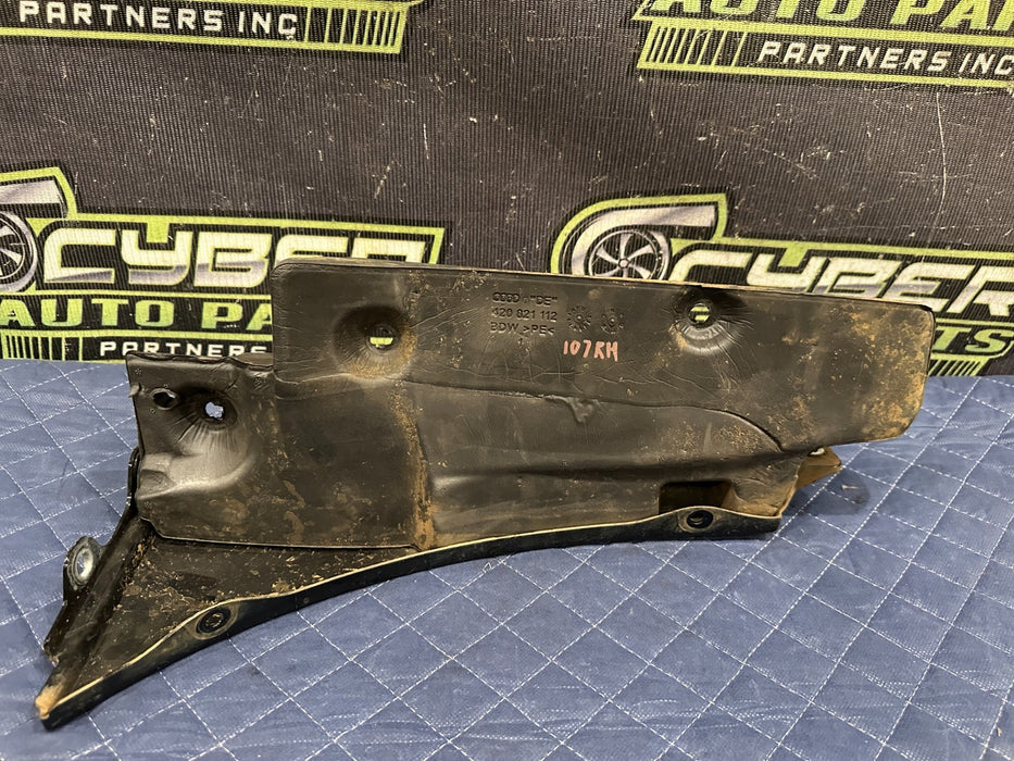 2014 AUDI R8 OEM RIGHT PASSENGER FENDER GARNISH PANEL TRIM W/ BRACKET & FOAM