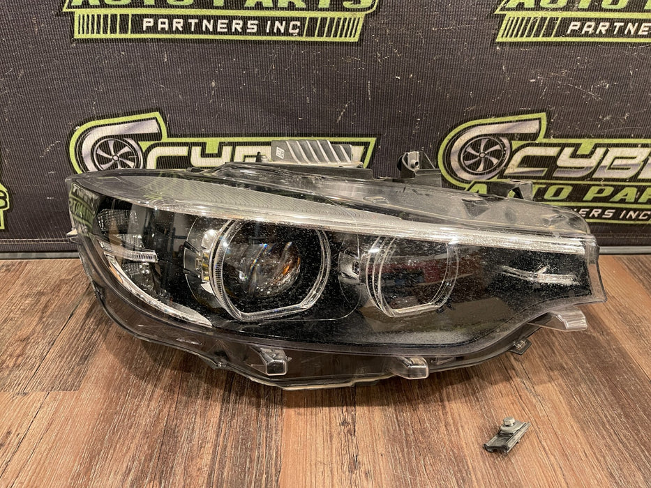 2020 BMW M4 DPASSENGER HEADLIGHT OEM GENUINE COMPLETE WITH MODULES *1 DMGED TAB*