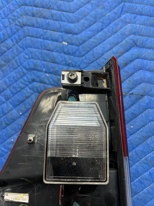 2016 2019 NISSAN TITAN XD DRIVER LEFT HALOGEN TAIL LIGHT 26555 EZ21D OEM