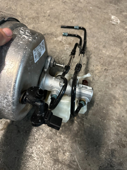 2021 AUDI R8 POWER MASTER BRAKE BOOSTER CYLINDER TANK 4S0 612 105 J OEM
