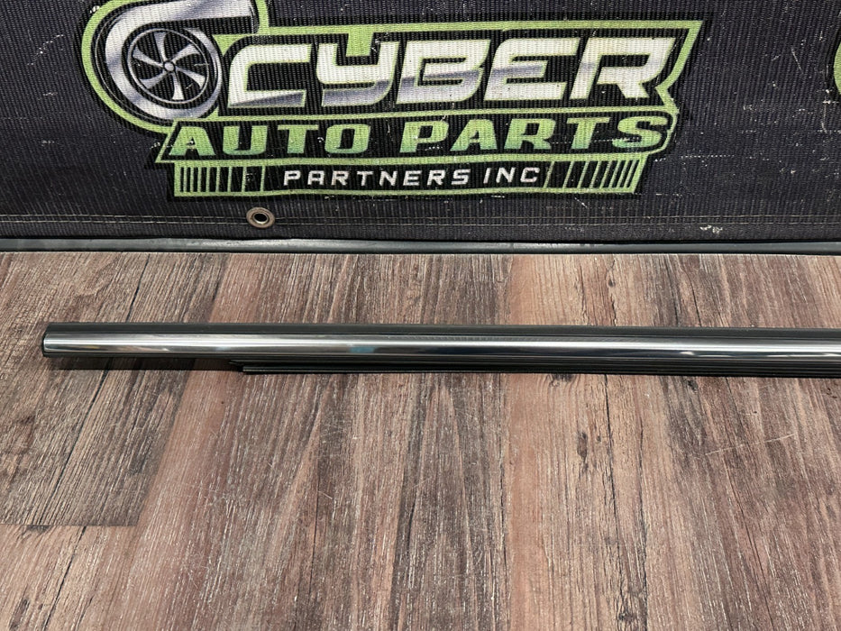 2017-2019 FORD F250 F350 F450 REAR RIGHT CHROME DOOR WINDOW BELT OEM