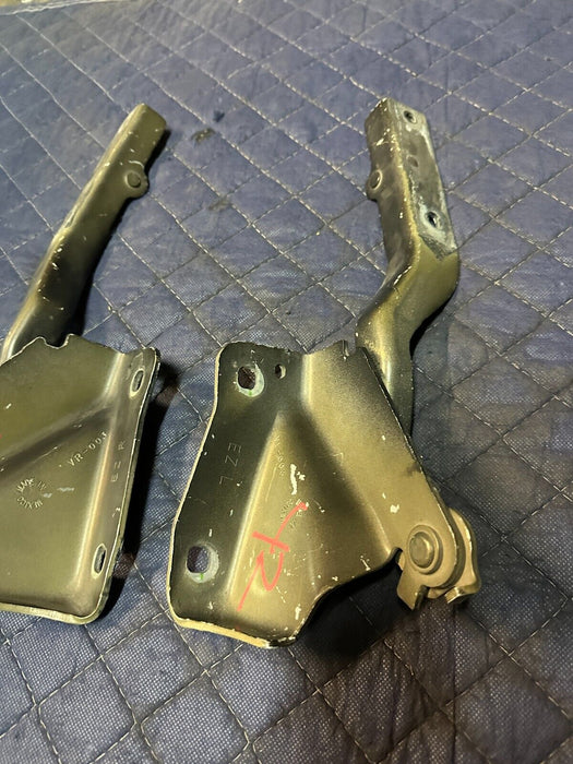 2016-2019 NISSAN TITAN XD LEFT RIGHT HOOD HINGE PAIR OEM