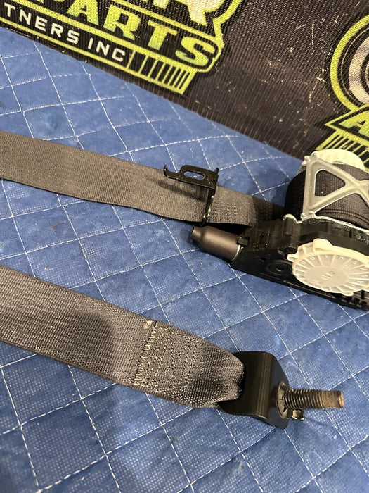 2017 RAM 3500 LARAMIE FRONT PASSENGER RIGHT SEAT BELT RETRACTOR BLACK OEM