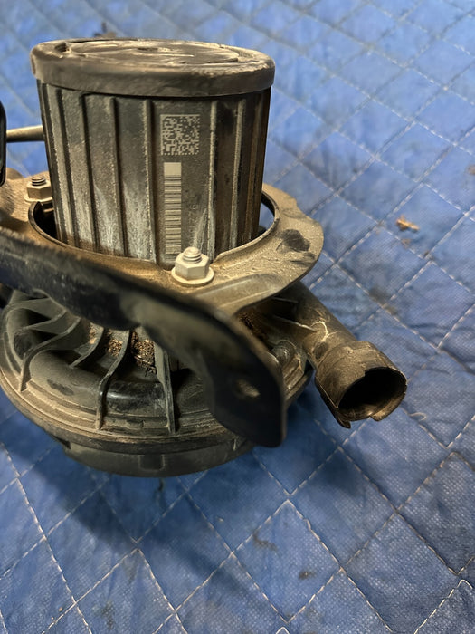 2018 AUDI R8 LEFT DRIVER SECONDARY AIR INJECTION PUMP OEM 4S0 906 601 B