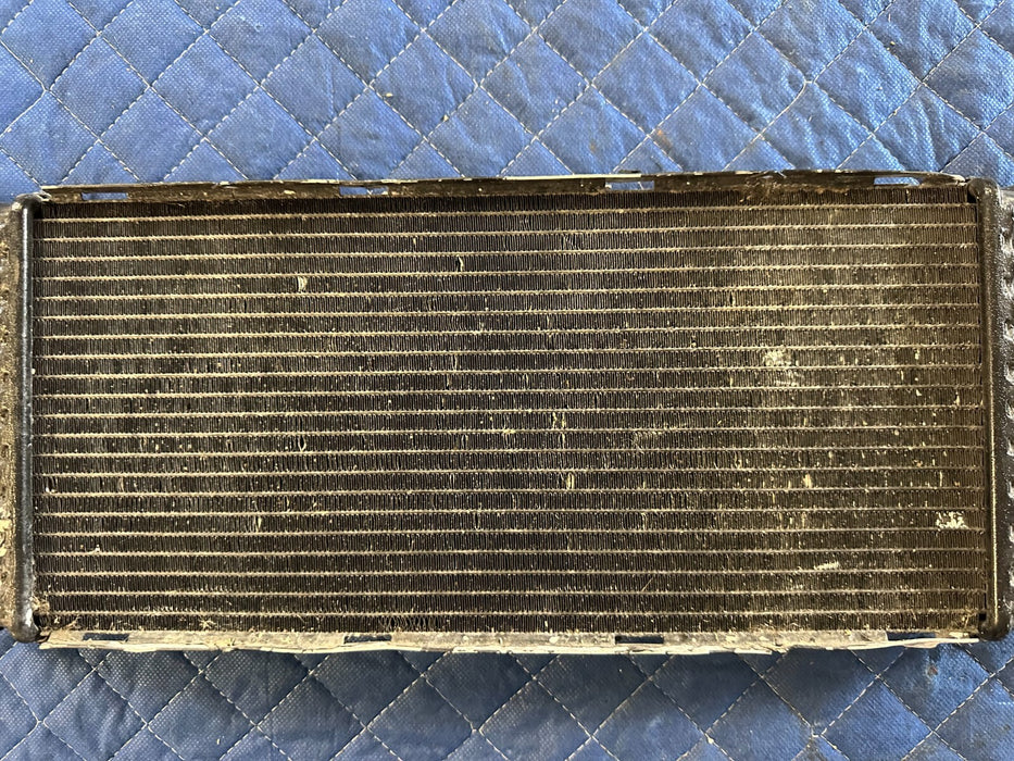 2013-2016 PORSCHE 911 TURBO S CENTER REFRIDGERANT RADIATOR COOLER OEM