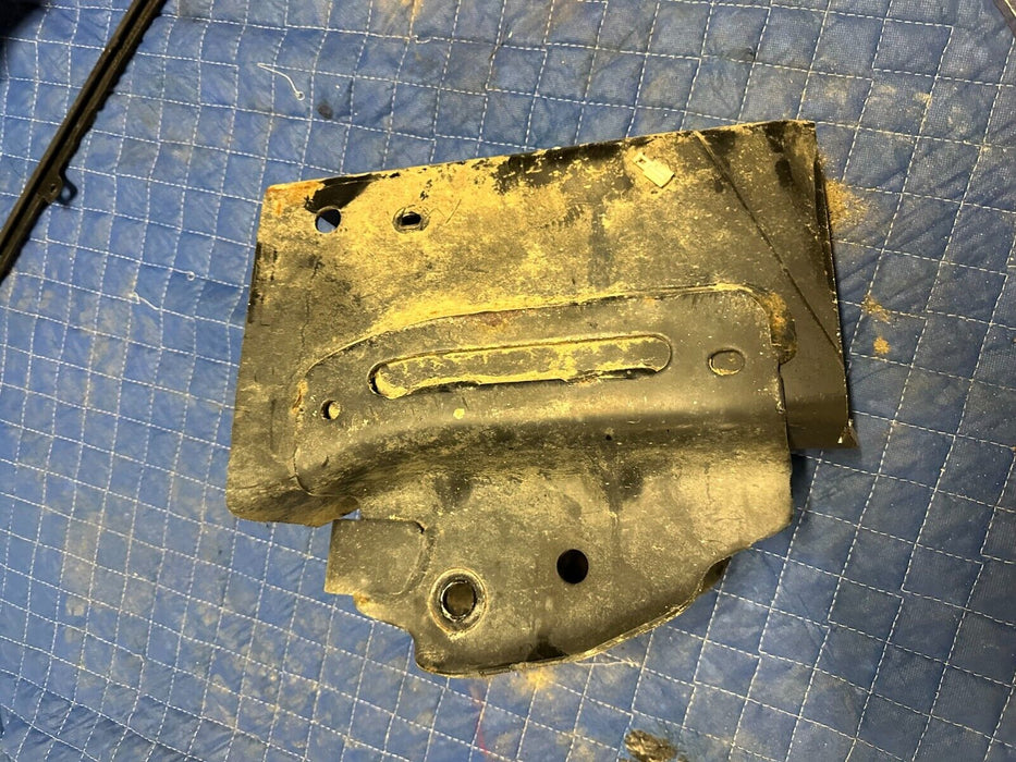 2017-2022 FORD F250 F350 F450 DIESEL PASSENGER RADIUS ARM BRACKET FRAME RAIL CUT