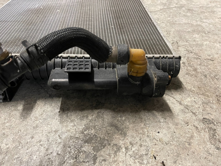 2017-2019 FORD F250 F350 6.7L DIESEL SUPERDUTY RADIATOR W/ HOSES OEM *BENT*