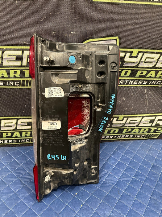 2017-2019 FORD F250 F350 F450 DRIVER LEFT TAIL LIGHT OEM *WATER DAMAGE*