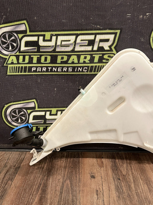 2020 BMW M4 F82 WINDSHIELD WASHER RESRVOIR TANK OEM 7 241 671 14