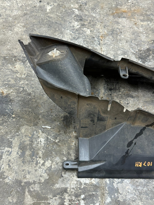 2014 AUDI R8 RIGHT PASSENGER FAN SHROUD OUTER DUCT 420 121 282 B ~CRACKS~