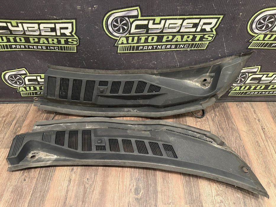 20172019 FORD F250 F350 F450 FRONT WINDSHIELD COWL TRIM OEM