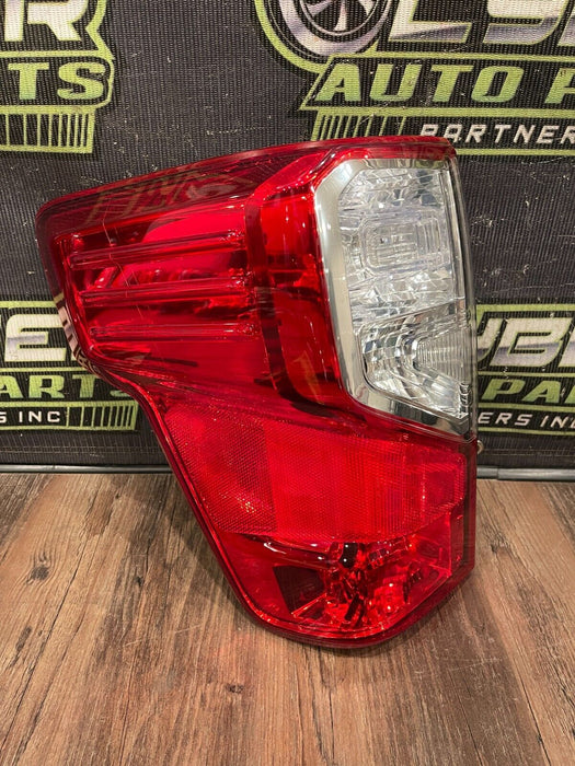 2016-19 NISSAN TITAN/XD DRIVER LEFT HALOGEN TAILIGHT OEM 26555 EZ23D *READ*