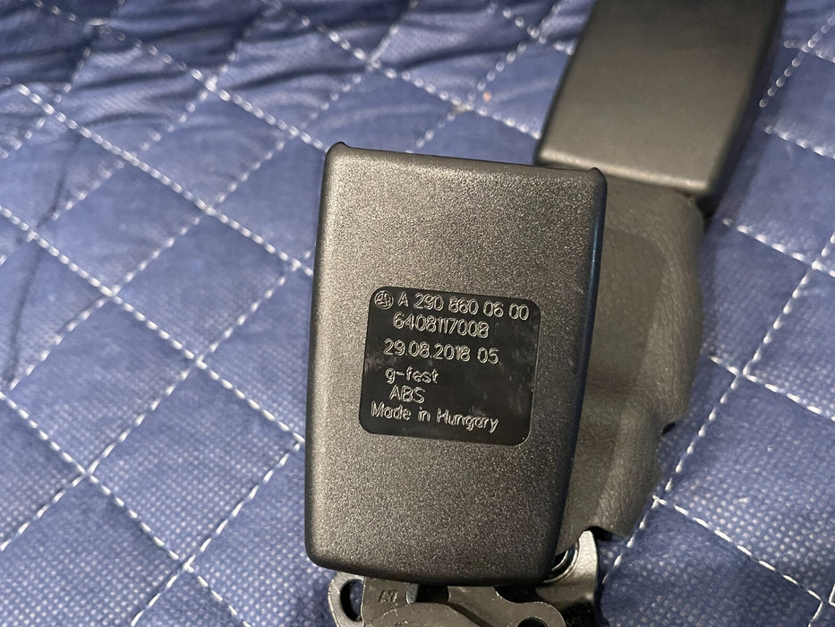 2019 MERCEDES-BENZ E63S AMG REAR SEAT MIDDLE SEATBELT BUCKLES OEM 290 860 06 00