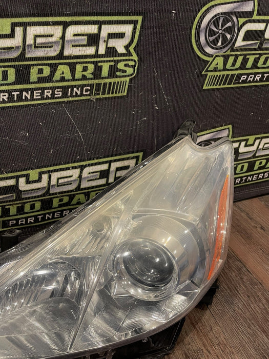 2014 TOYOTA PRIUS V DRIVER LEFT HEADLIGHT OEM *SUN DAMAGE/YELLOWING* (READ!)