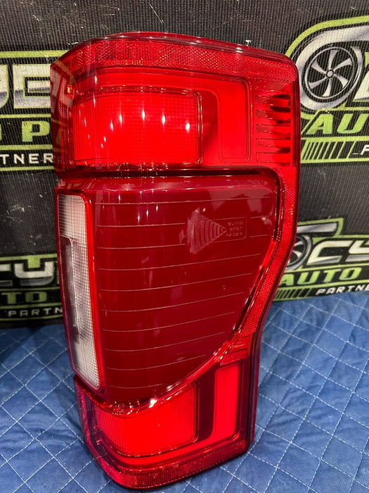 2020-2022 FORD F250 F350 F450 PASSENGER RIGHT BLESS LED TAIL LIGHT OEM *MINT*