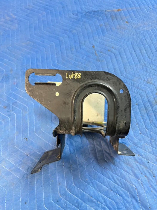 2016 2019 NISSAN TITAN XD OEM FRONT RESERVOIR TANK BRACKET 21746EZ40A