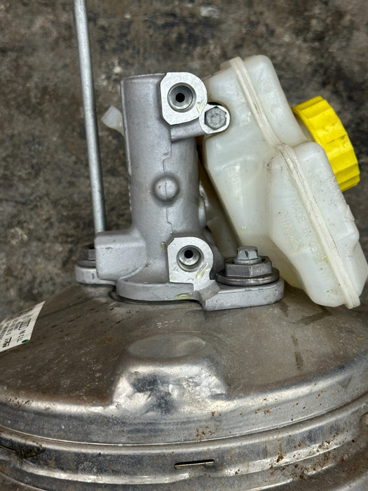 2014 AUDI R8 POWER BRAKE BOOSTER W/ MASTER CYLINDER 423 612 105 D 423612105D