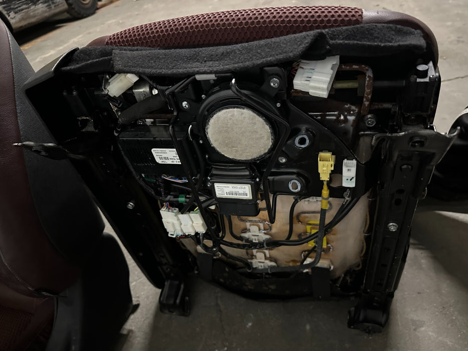 2010 NISSAN 370Z CONVERTIBLE FRONT LEFT DRIVER RIGHT PASSENGER SEATS BURGUNDY