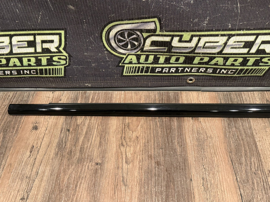 2024 BMW M3 M4 G80 G82 FRONT LEFT BLACK DOOR MOLDING BELT OEM 7465149