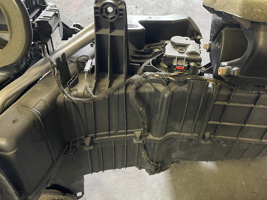 2019 FORD F250 F350 6.7L DIESEL LIMITED HVAC HEATER CORE BOX W MOTOR OEM