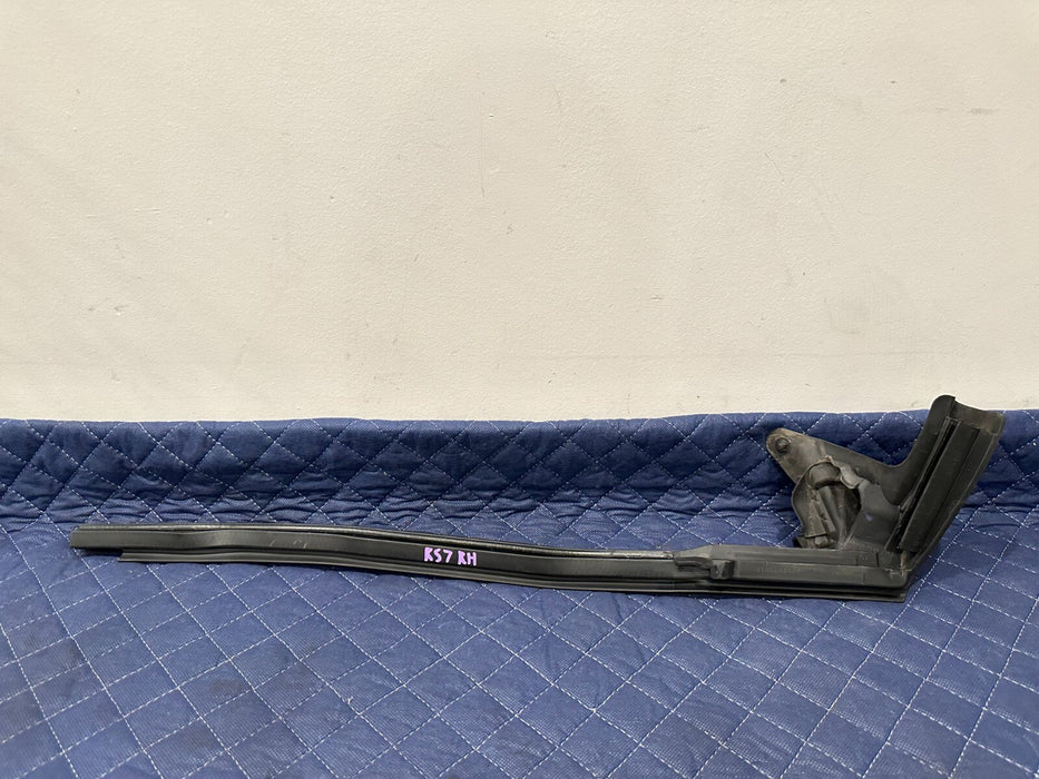 2017 MERCEDES-BENZ C63 AMG CABRIOLET REAR RIGHT EXTERIOR BELT WEATHER STRIP OEM