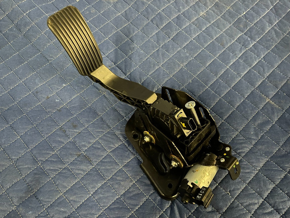 2017 2018 2019 FORD F250 F350 F450 LARIAT STOP BRAKE PEDAL OEM