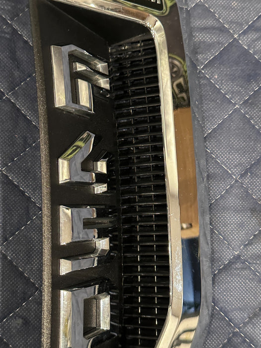 2017 2020 FORD F450 PLATINUM PASSENGER RIGHT CHROME FENDER EMBLEM BADGE OEM