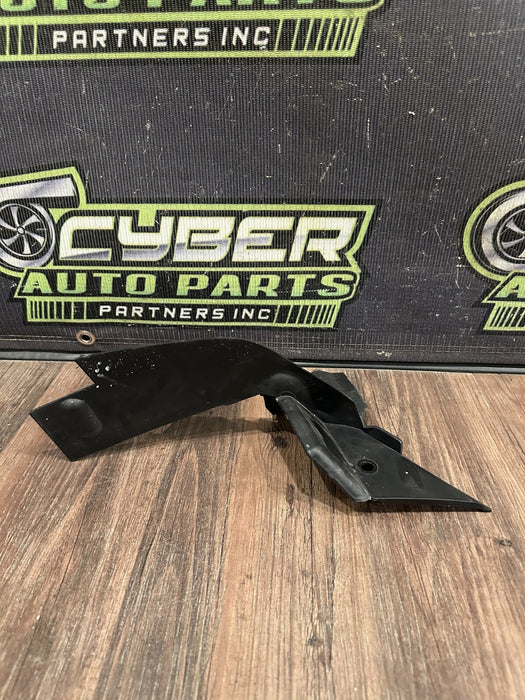 2021 AUDI R8 DRIVER LEFT WHEELHOUSE COVER BRACKET OEM 4S0821947