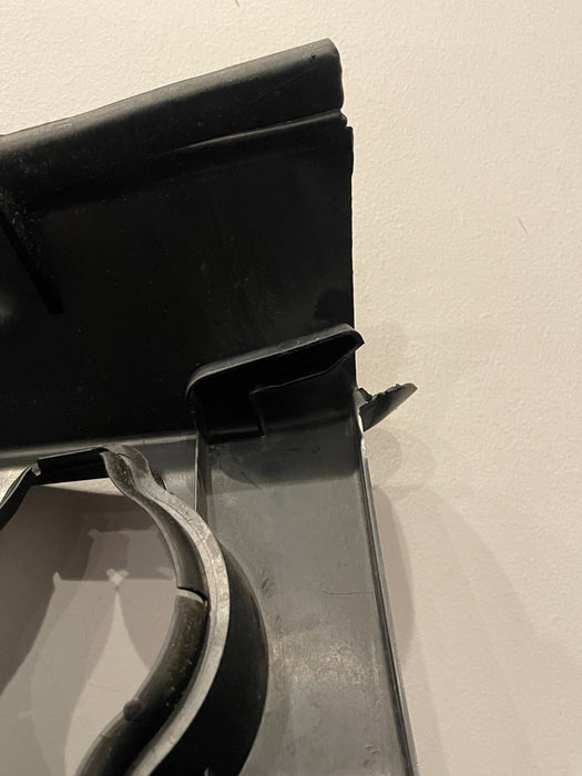 2019 MERCEDES-BENZ E63S AMG DRIVER LEFT SIDE COWL VENT PANEL OEM