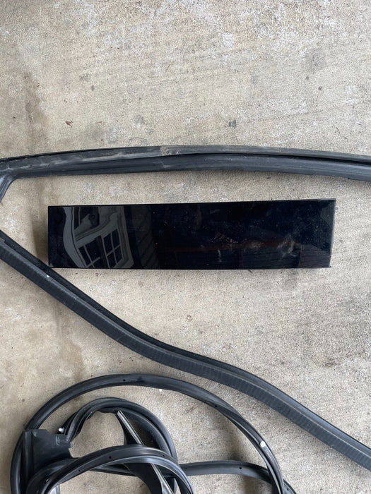 2017-2022 FORD F250 F350 F450 PLATINUM FRONT PASSENGER RH DOOR EXTERIOR TRIM MOL