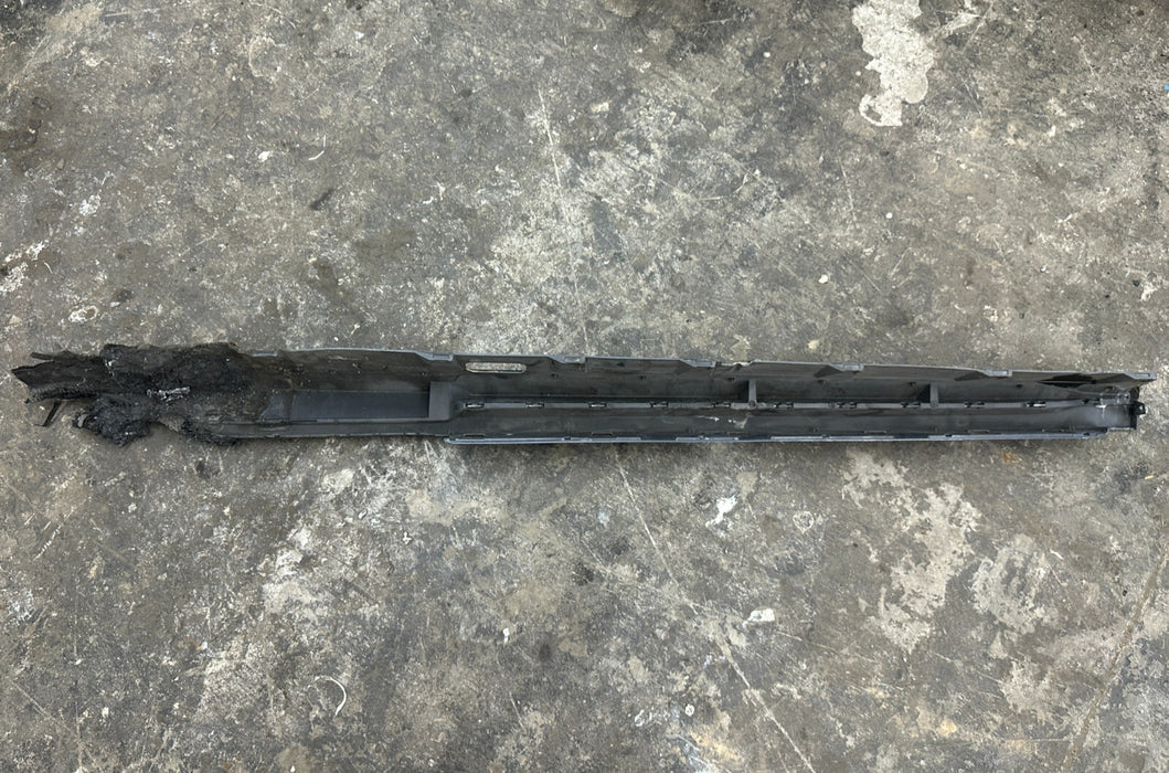 2021 AUDI R8 KEMORA GREY RIGHT PASSENGER CARBON FIBER SIDE SKIRT  *BURN DAMGE*