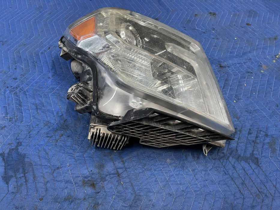 2016 2017 2019 NISSAN TITAN XD V8 DIESEL FRONT RIGHT PASSENGER HEADLIGHT OEM