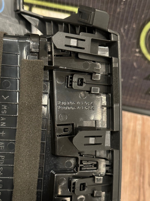 2014 TOYOTA PRIUS V CENTER DASH DASHBOARD AIR VENT OUTLETS W/ TRIM PANEL OEM