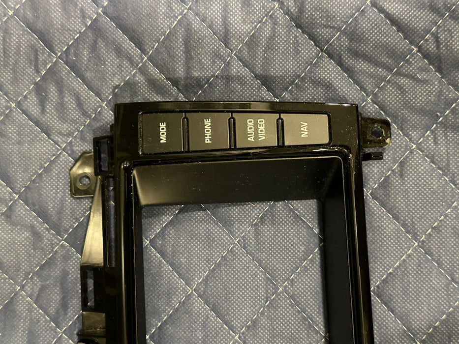 2015 JAGUAR F TYPE RADIO DISPLAY SCREEN SURROUND BEZEL TRIM EX53 19F211 CE