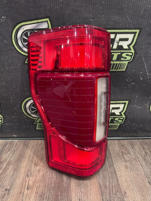 2020-22 FORD F250 F350 F450 DRIVER LEFT LED TAIL LIGHT W BLIND SPOT MODULE OEM